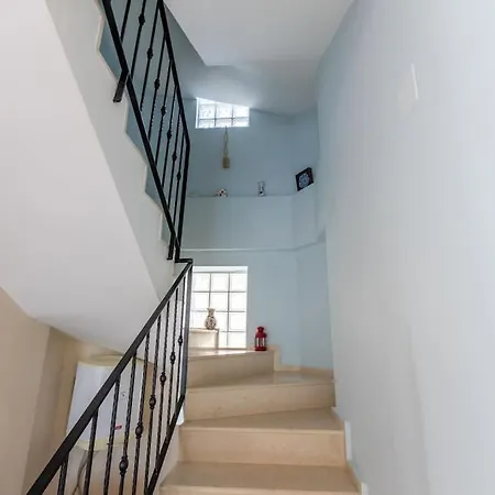 Villa Havuzu, Plaji, Bahcesi Ve Olaganuestue Manzarasiyla… Kas